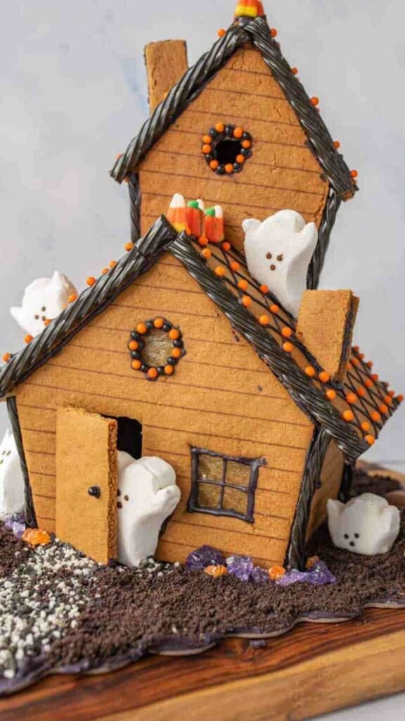 16 Magical Halloween Gingerbread House Ideas You’ll Want to Make Right Now 2 16 Magical Halloween Gingerbread House Ideas You’ll Want to Make Right Now -