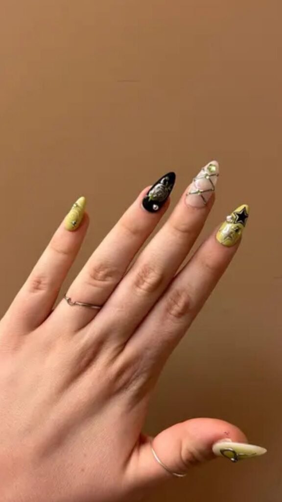 20 Spooky-Cute Halloween Nail Ideas for the Perfect Look 6 20 Spooky-Cute Halloween Nail Ideas for the Perfect Look -