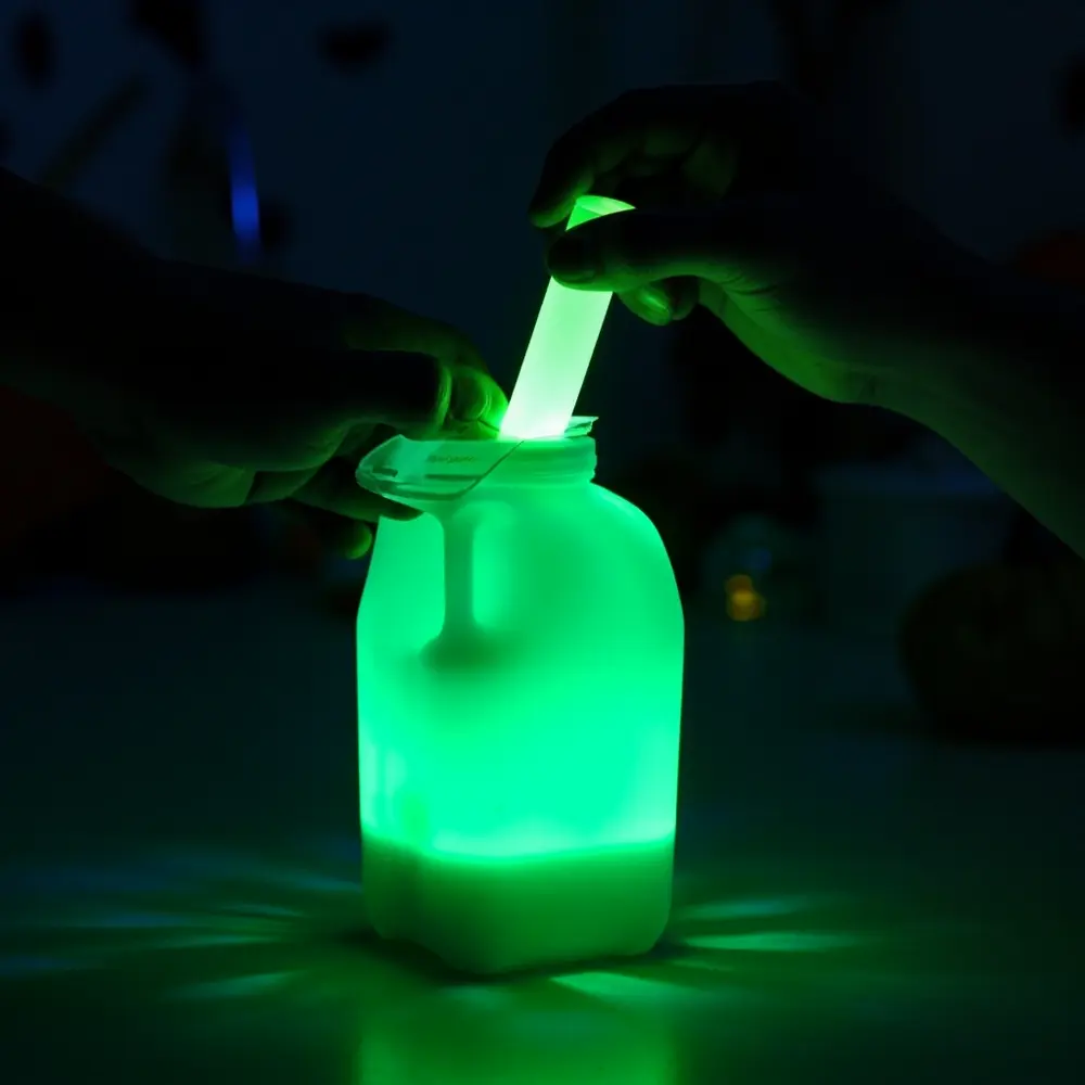 How to Make Your Own Spooky Halloween Lighting (Spirit Jugs & Mason Jars) 5 Step 4 – Add the Glow and Test It
