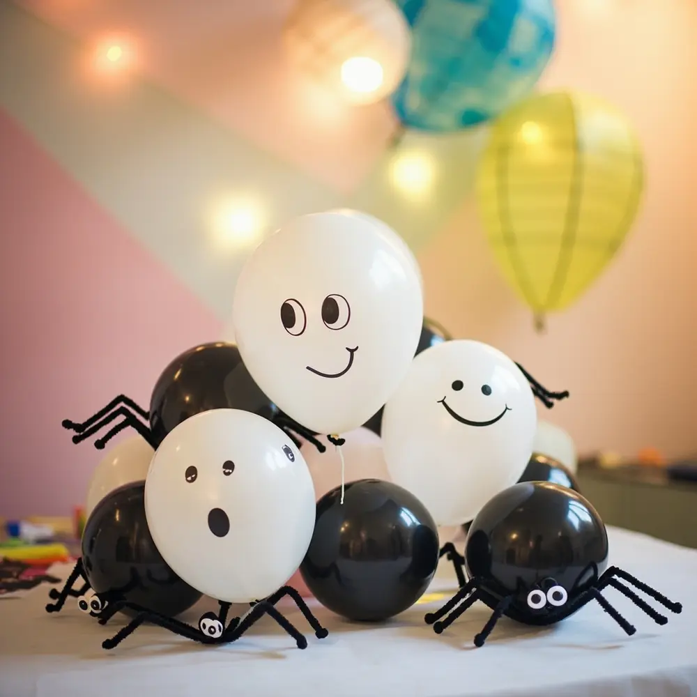 20 Delightfully Non-Scary Halloween Birthday Ideas for Kids 6 Spiders h2 6 ghosts balloon 038