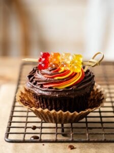 Gummy_cupcakes_on_cooling_rack_202605241728_kaveeshmommy_ -