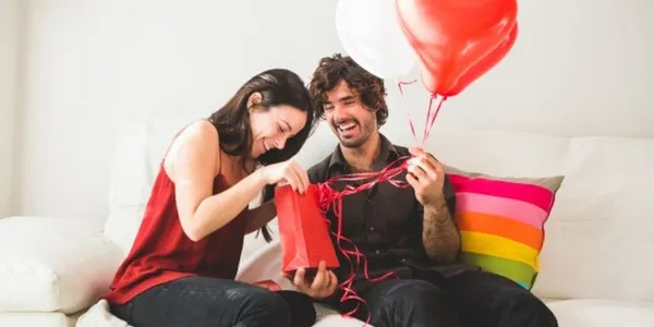 40 Valentine’s Day Captions for Her to Show Your Love and Devotion 💖✨