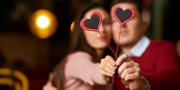 40 Heartfelt Long-Distance Valentine’s Day Captions ❤️ 💌